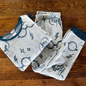 Harry Potter lounge set originally from Costco. Size medium.